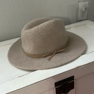 Universal Thread hat